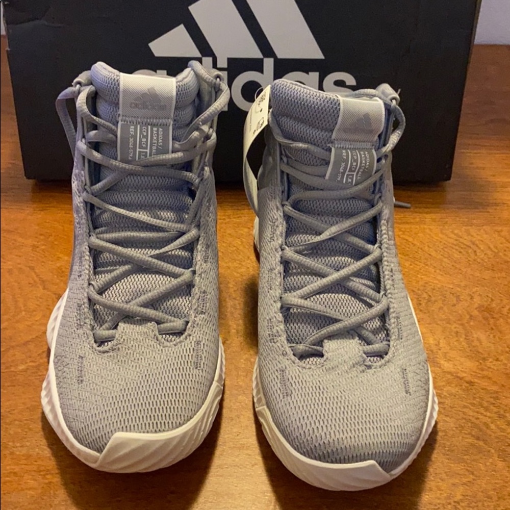 NWT adidas Pro Bounce basketball shoes 5 NIB